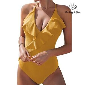 Cupshe Ruffle Textured One Piece Swimsuit Size S